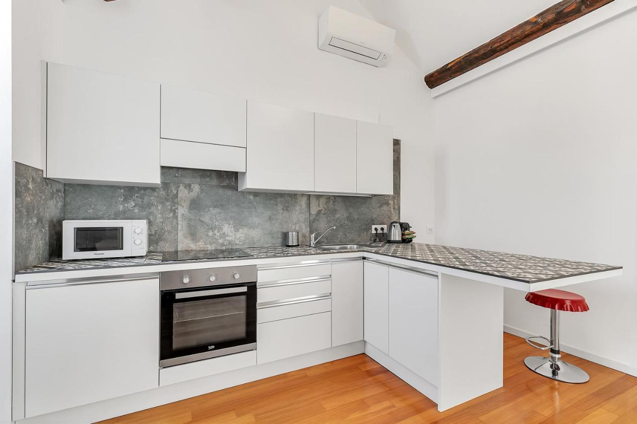 Cosmopolitan Apartment Милано Екстериор снимка